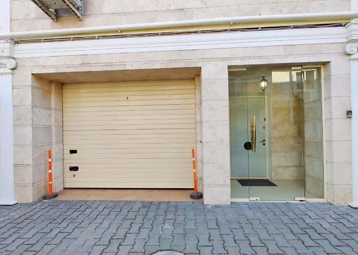 сучасна у моря