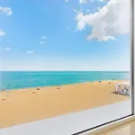Villa сучасна у моря