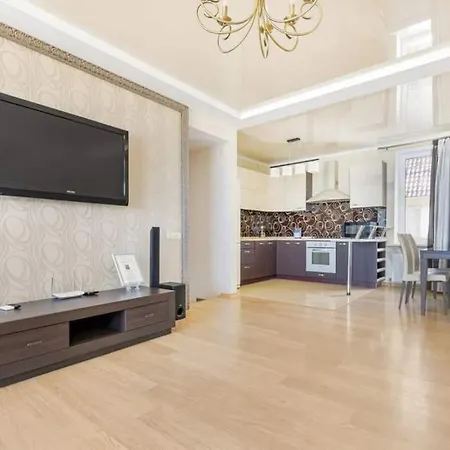 сучасна у моря * אודסה