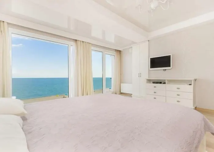 сучасна у моря *