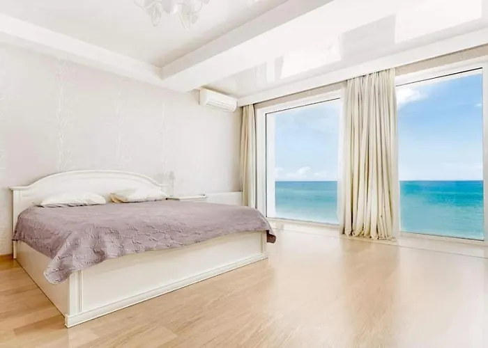 сучасна у моря *